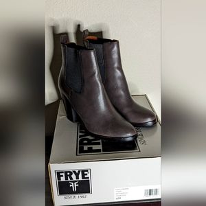 Frye Tate Chelsea Ankle Booties Size 6
